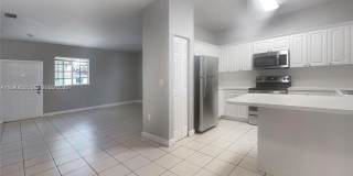 2730 Northeast 4th Street Gallery 10