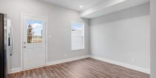 LIMITED-TIME OFFER: Lease today for $1,450/month with a $500 Security Deposit with Approved Credit! Gallery 17