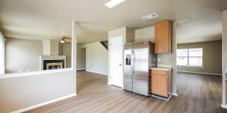 Recent remodeled! 4 bedroom, two living areas and loft! Gallery 7