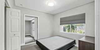 Luxury housing ,Close to U of A! Newly Renovated Gallery 16