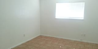 5725 Crestmore - 2/Bed 2/Bath - $1000/month Gallery 6