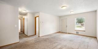 Spacious 3-Bed Duplex in Central Spokane — Washer/Dryer Included Gallery 5