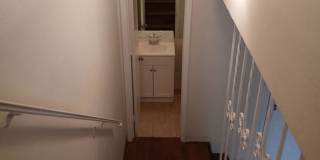 Colonial Arms/Jamestown Gallery 1