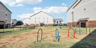 The Flats at MacArthur Gallery 29