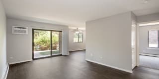 Emerald Pointe Apartments Gallery 2