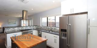 Centrally Located Mid-Century Contemporary Home Centrally Located Mid-Century Contemporary Home Gallery 9