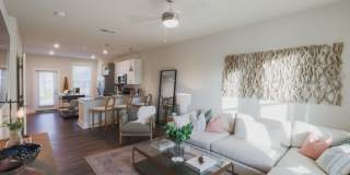 Riverwood Apartments and Townhomes Gallery 8