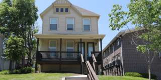 Midtown Renovated Duplex - Hardwood Floors, Exposed Brick Gallery 1