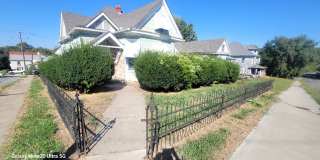 Available Soon! Large 3 Bed, 1 Bath House Gallery 1