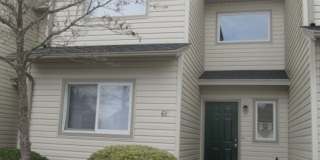 4 Bedroom 2.5 Bath Townhouse Gallery 1