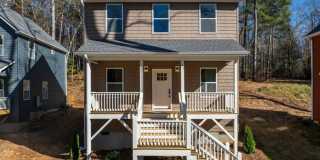 Charming Brand-New Contemporary Home in Black Mountain Gallery 1