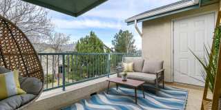 Top-Floor Serenity: Bright & Modern Fully Furnished Boulder Retreat Gallery 22