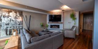 Luxurious multi-level penthouse condo - Flats Westbank Gallery 6