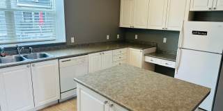 Charming Condo in Terrific Waterfront Location Gallery 9