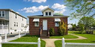 Three Bedroom Home in Middle River Gallery 1