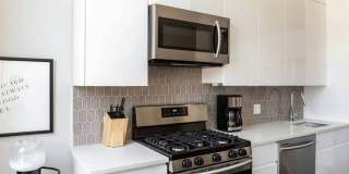 318 S Halsted St Gallery 1