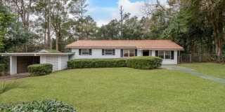 Large 4 Bedroom House Gallery 1