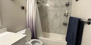 Bright & Updated 2Bd/1Ba Condo in Aurora Gallery 11