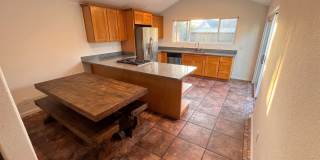 San Lorenzo Home w/ Hardwood, Central Heating & Modern Updates Gallery 4