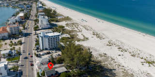 1 Bedroom Beachfront Condo, Steps away from Beach Access! Gallery 35