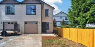 Updated 3-Bedroom Sandy Townhome with Fenced Yard & Garage Gallery 1