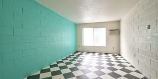 The Hudson Gallery 9