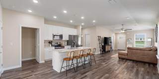 Like New in Heart of Crestview - AVAILABLE IN MAY! Gallery 10