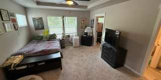 Air Conditioned 3 Bed 2.5 Bath Gallery 12