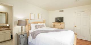 7310 Balboa Blvd Gallery 37