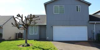 3 bedroom 2.5 bath family home in quiet Scappoose neighborhood Gallery 1