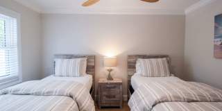 Luxury Annual Rental with Resort-Style Pool on Longboat Key Gallery 17