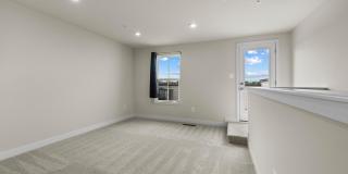 814 WATTS Street Gallery 28