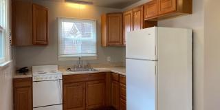 STUDENTS WELCOME! One-Bedroom Bungalow 1 Block from CSU! Gallery 13