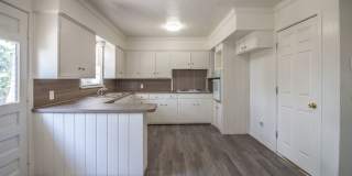 Centrally Located 3 Bedroom 2 Bathroom house! Gallery 7