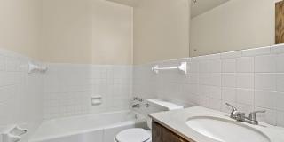 Cedarwood West Apartments Gallery 15