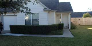 Charming 3BD/ 2BA Duplex For Lease Gallery 1