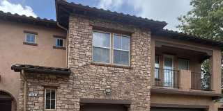 Beautifully Maintained 2 bedroom 2 bathroom Condo Gallery 1