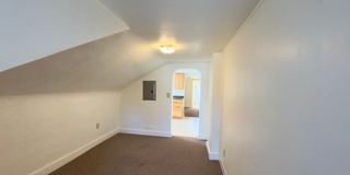 Charming studio apartment for rent! - All utilities included except Electric - 1121-A Shenandoah st. Gallery 7
