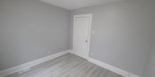 1339 Lee Street Gallery 13