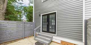 UNCG Area – Chancellors Court Townhomes. Walk to Campus and just minutes to Downtown! Gallery 17
