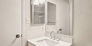 Beautifully Updated 4 Bed 2 Bath Home Gallery 27