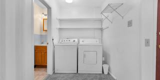 185 Ford Avenue Gallery 10