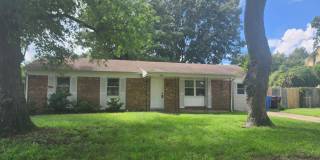 Beautiful 4 bedroom with gourmet kitchen and fenced yard Beautiful 4 bedroom with gourmet kitchen and fenced yard Gallery 1