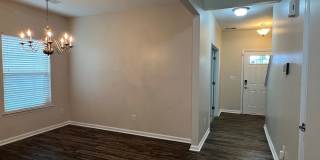 Bright-Sunny 4 Bedroom, 2.5 Bathroom Home - Mooresville Graded Schools - Fresh Paint - Fenced Yard - Community Pool Gallery 3