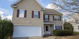 Beautiful 3BR/2.5BA Home with Fenced Yard, Granite Kitchen & Neighborhood Pool Gallery 1