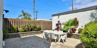 Downtown HB Furnished Flexible Term Rental Gallery 12