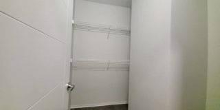 801 W Adams St Gallery 5