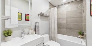Philly Magazine-Featured Luxury 3 Bed Condo with Huge Roof Deck & Skyline Views Gallery 36
