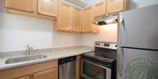 7451 N Greenview Ave Gallery 1