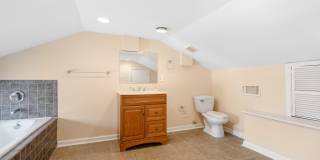 1123 W LOMBARD Street Gallery 32